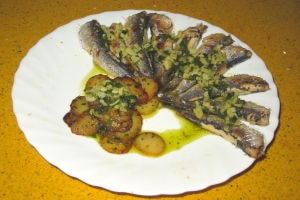 Sardinetes a la planxa amb patates provençals